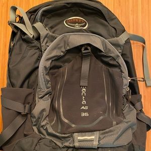 Osprey 36L pack w 2.5L bladder.